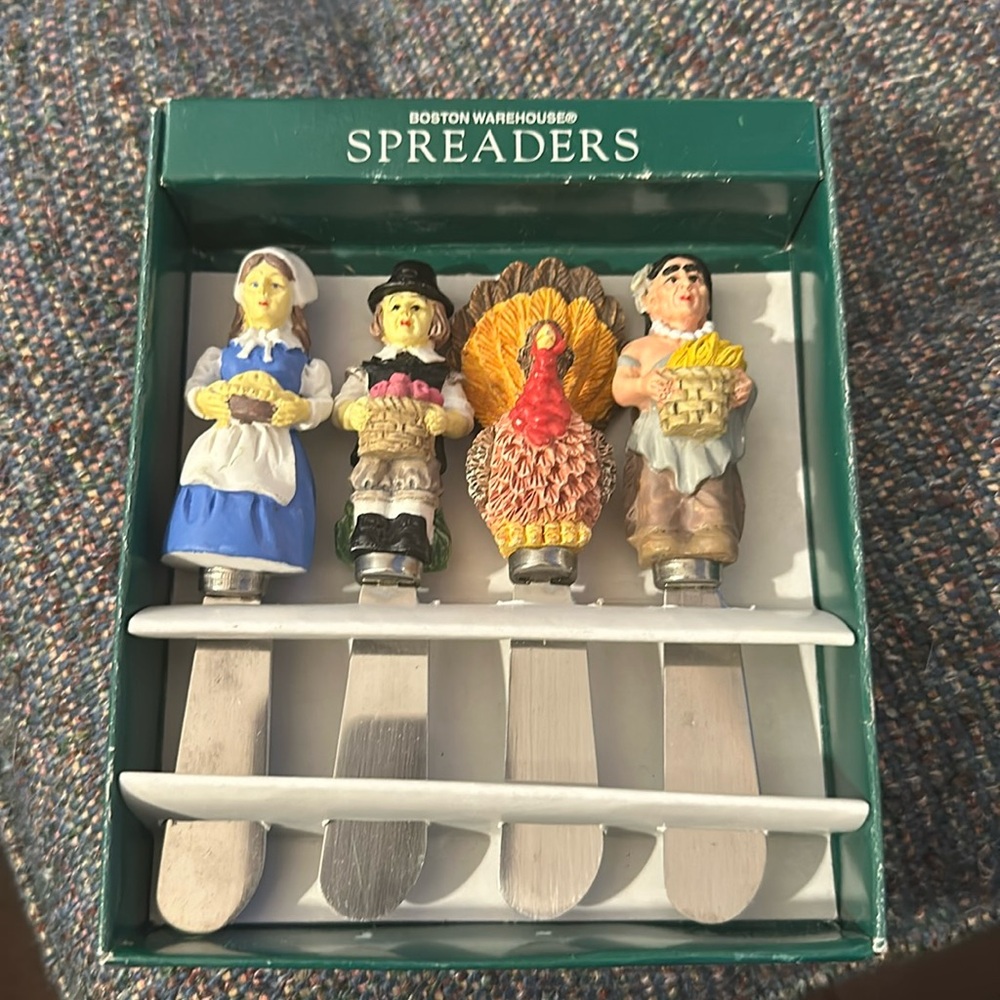 BOSTON WAREHOUSE SET/4 THANKSGIVING SPREADERS